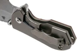 Kizer Flip Shank Ki2521A2 Brown Micarta Couteau De Poche, Alex Shunnarah Design 15 Kizer Flip Shank Ki2521A2 Brown Micarta Couteau De Poche, Alex Shunnarah Design -Couteaux Pliants Soldes KZKI2521A2 05 kizer