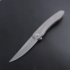 KI4553 Couteau Kizer Zen Acier S35VN Trailing Manche Titane Bearings - Livraison Gratuite